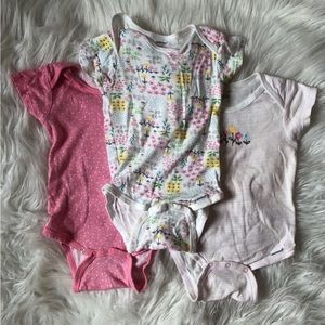 3 Onesies 12M baby bodysuit